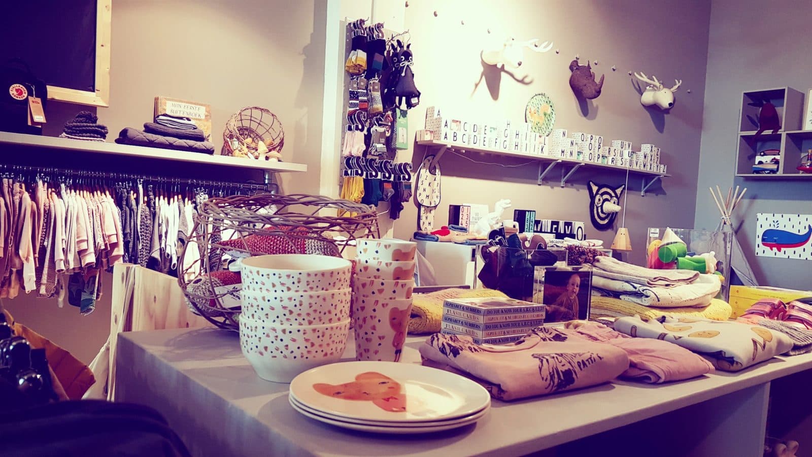 Imps & Elfs sample sale @ Sunday Market